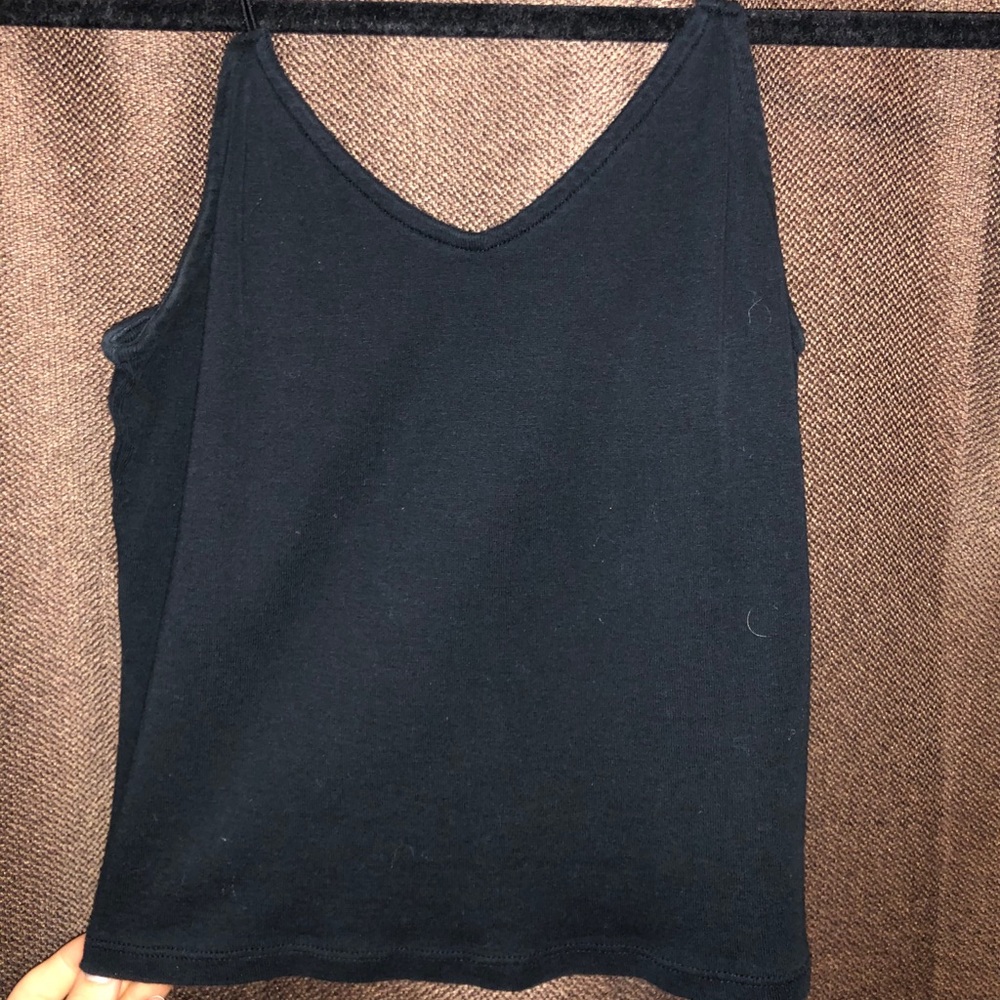 STRAPPY BLACK CROP TOP